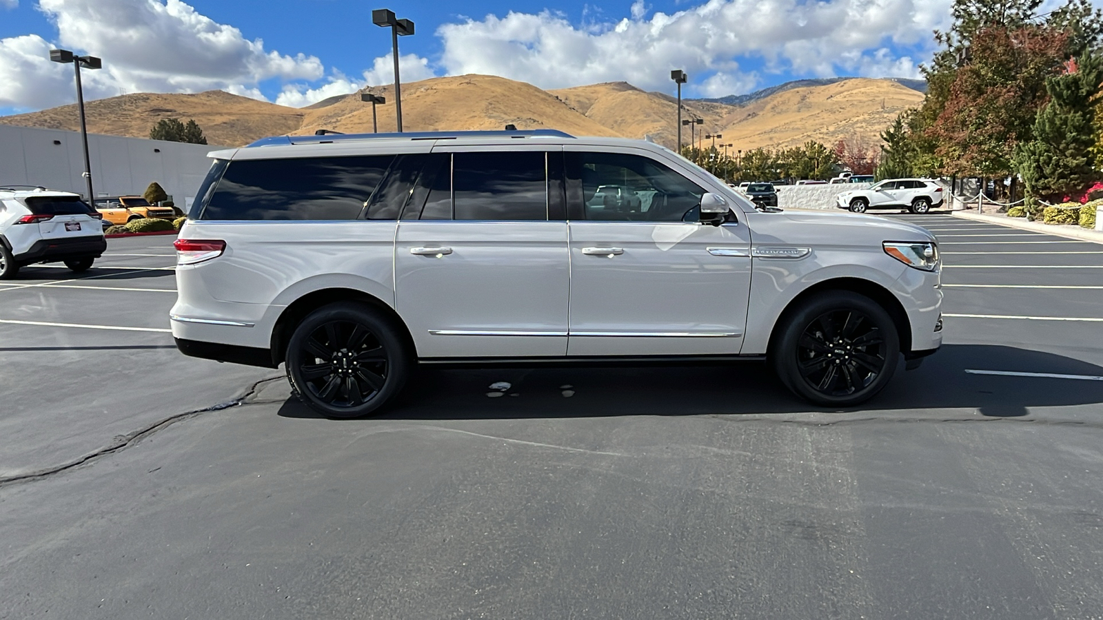 2022 Lincoln Navigator L Reserve 2