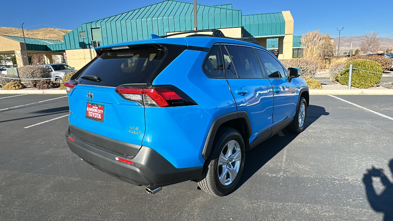 2020 Toyota RAV4 Hybrid XLE 3