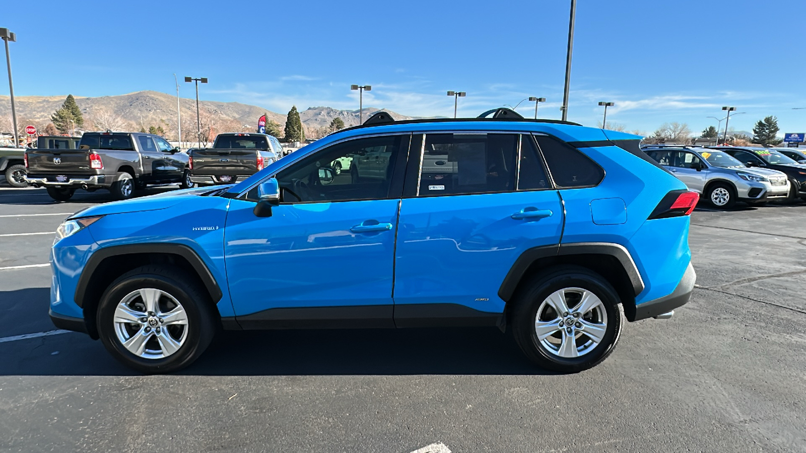 2020 Toyota RAV4 Hybrid XLE 6