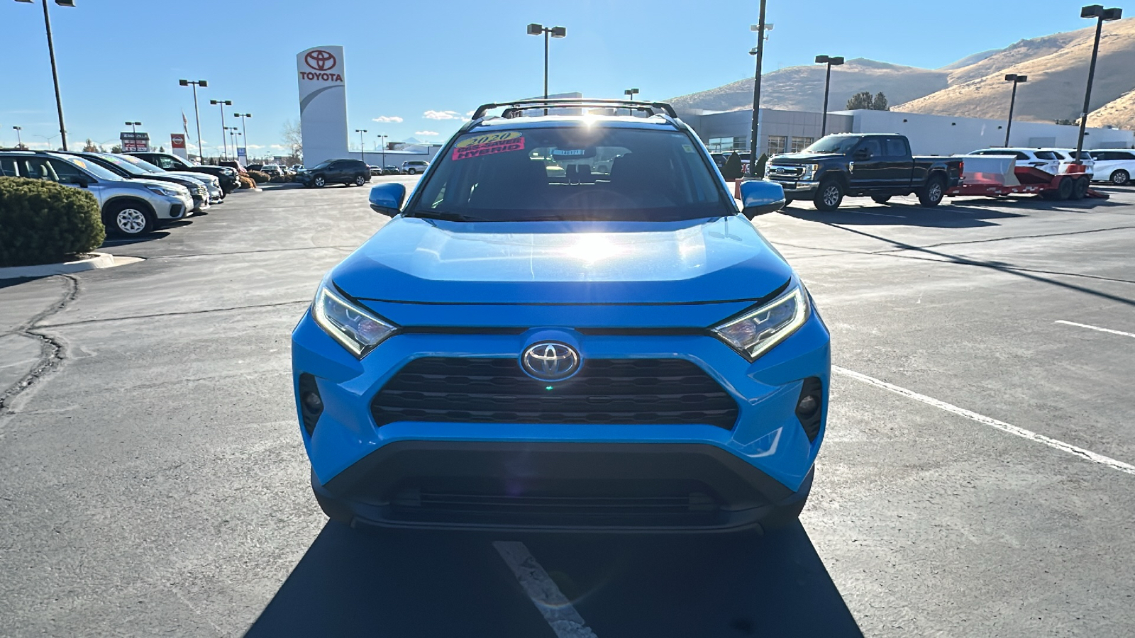 2020 Toyota RAV4 Hybrid XLE 8