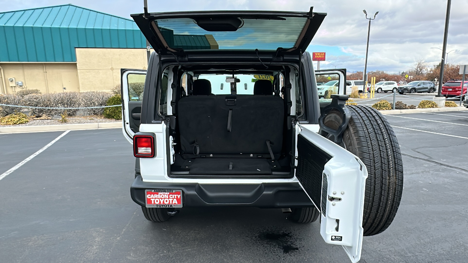 2021 Jeep Wrangler Sport S 10