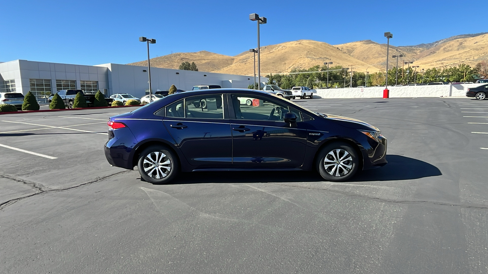 2021 Toyota Corolla Hybrid LE 2