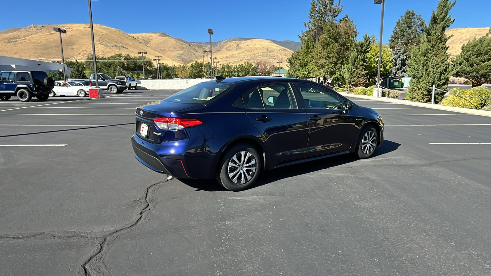 2021 Toyota Corolla Hybrid LE 3