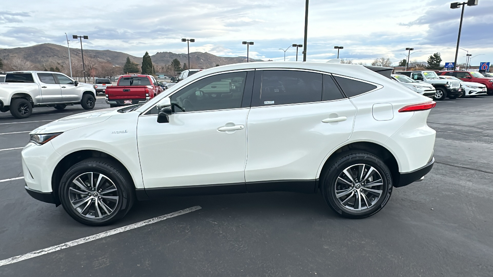 2021 Toyota Venza LE 6