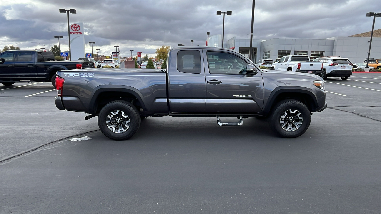 2017 Toyota Tacoma TRD Off Road 2