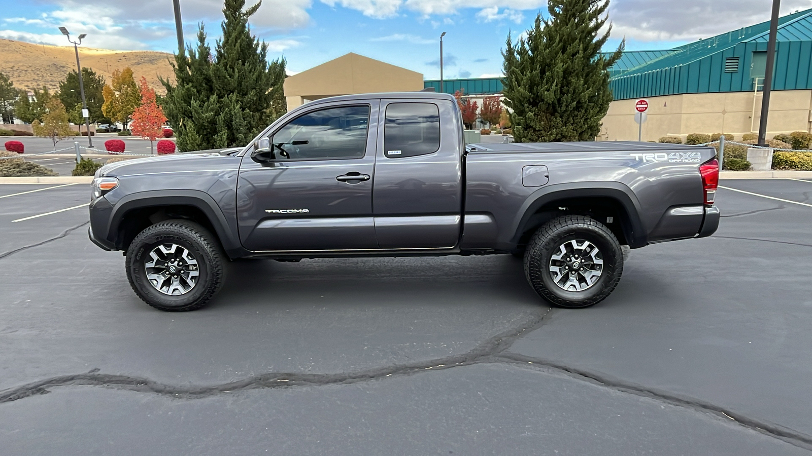 2017 Toyota Tacoma TRD Off Road 6