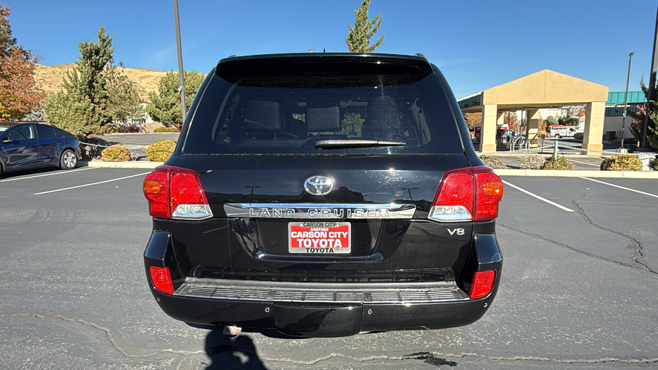 2014 Toyota Land Cruiser  4