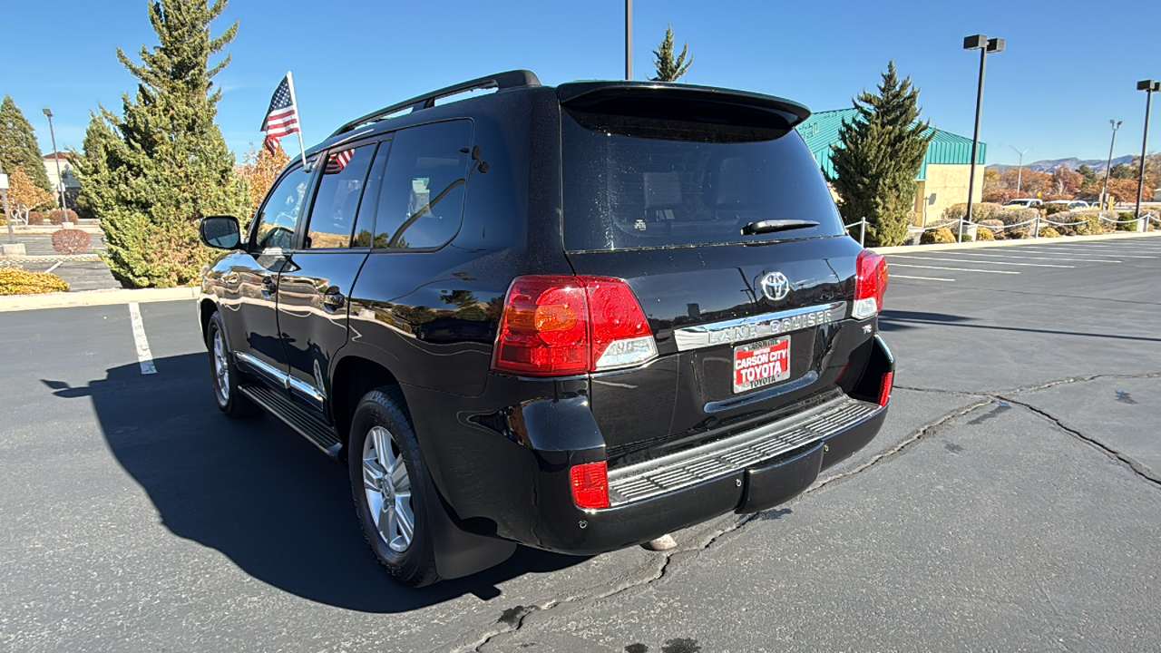 2014 Toyota Land Cruiser  5