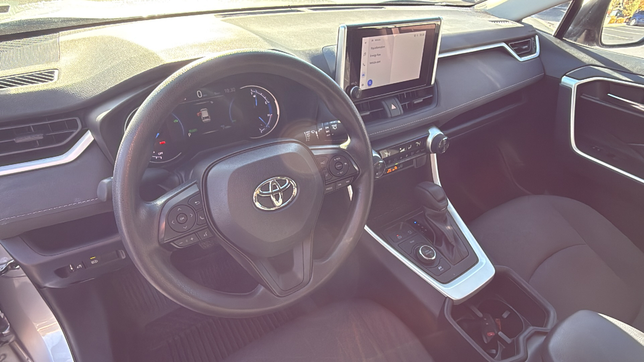 2024 Toyota RAV4 Hybrid XLE 16