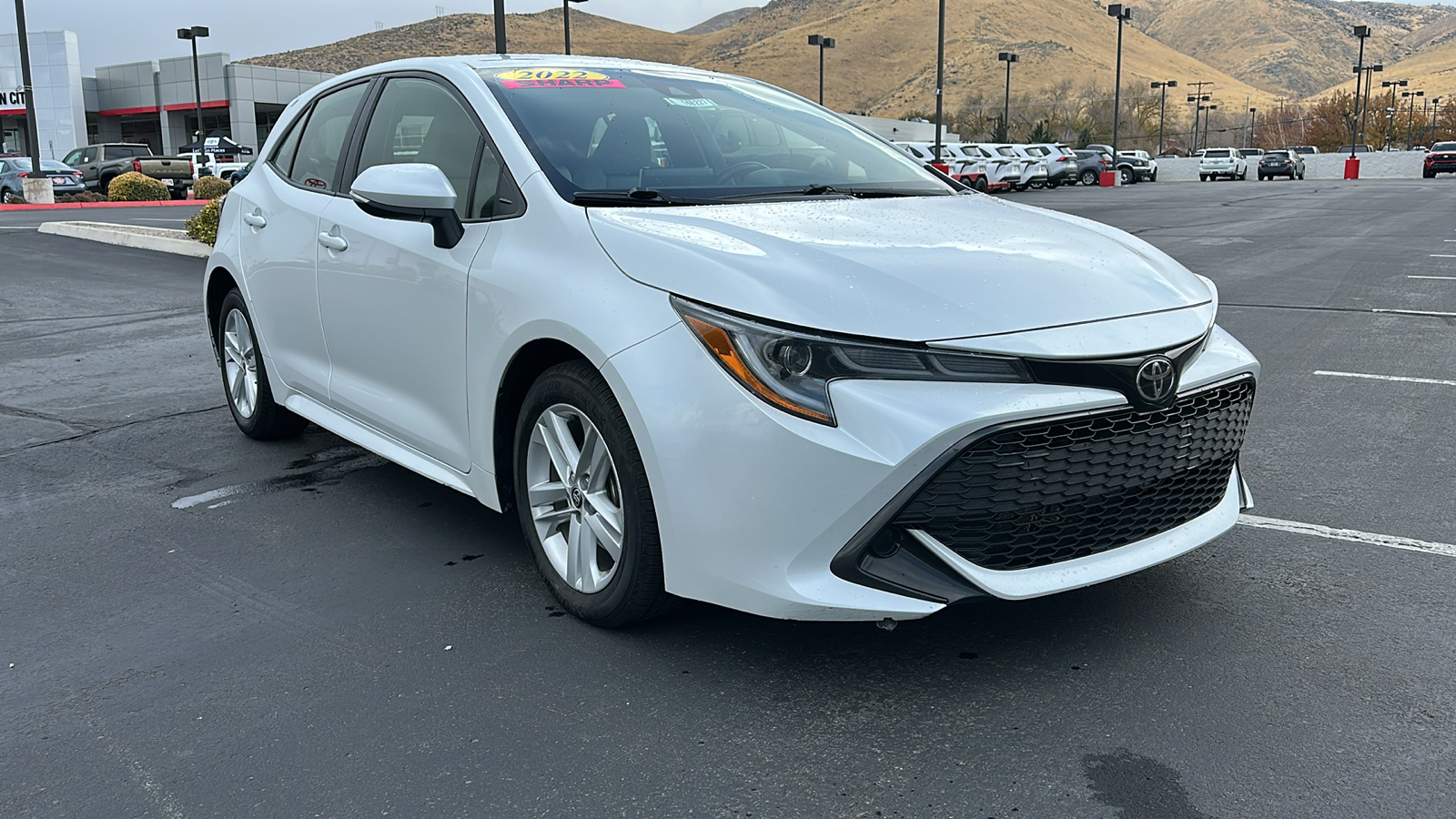 2022 Toyota Corolla Hatchback SE 1