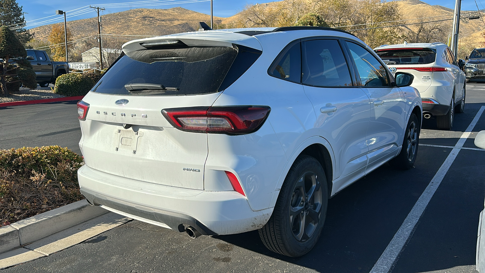 2023 Ford Escape ST-Line 2