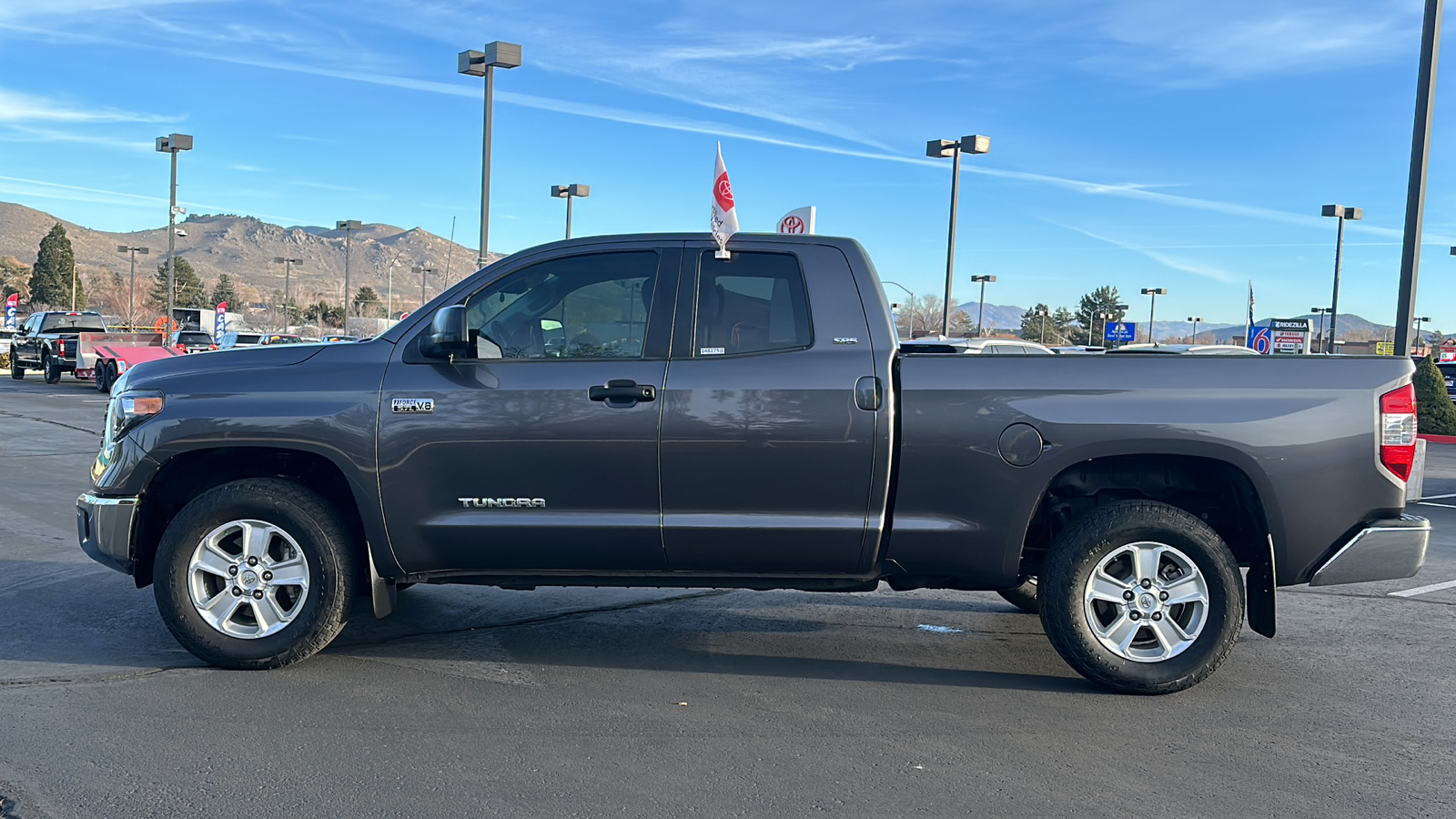 2019 Toyota Tundra 4WD SR5 6