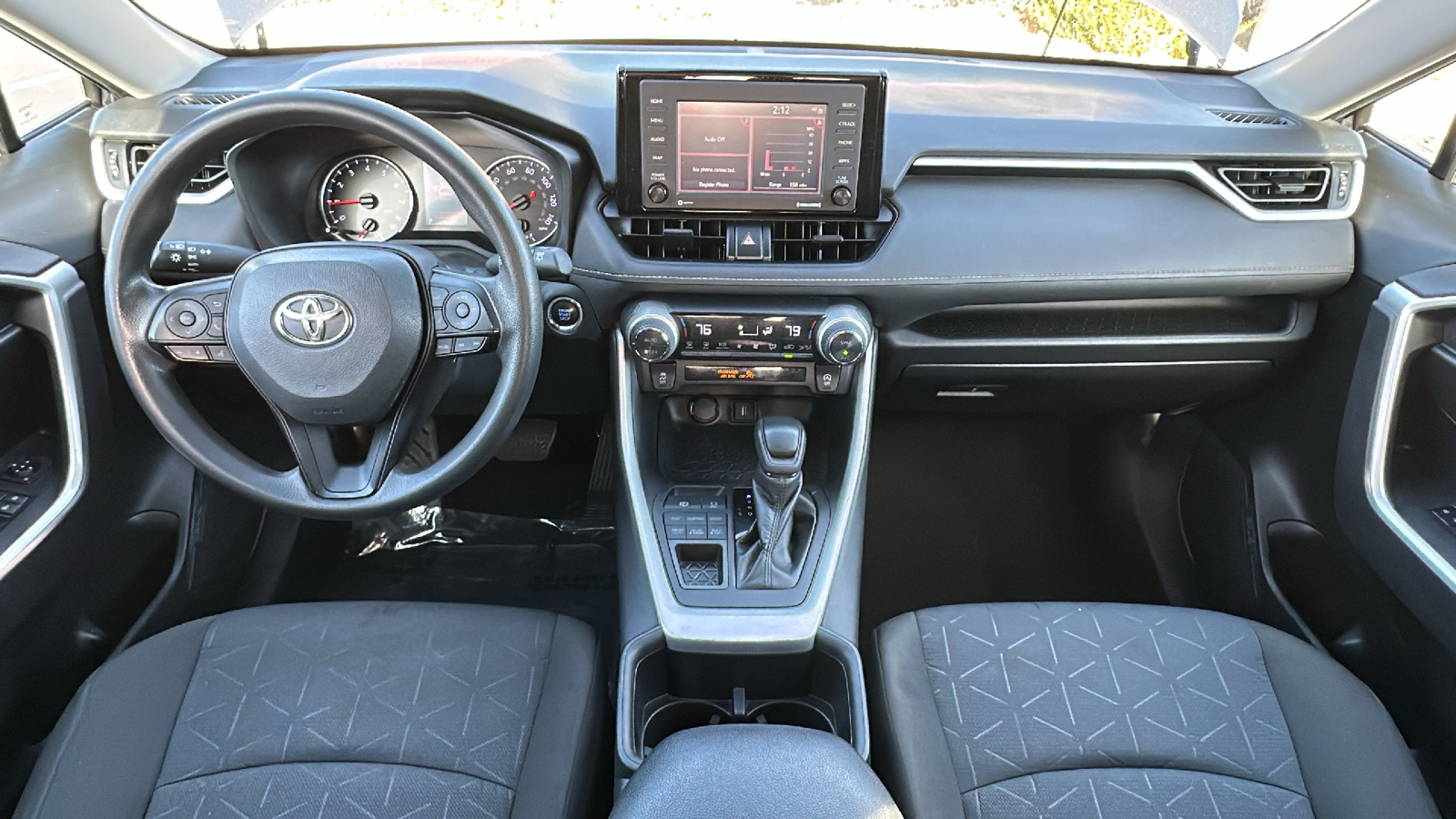 2022 Toyota RAV4 XLE 18