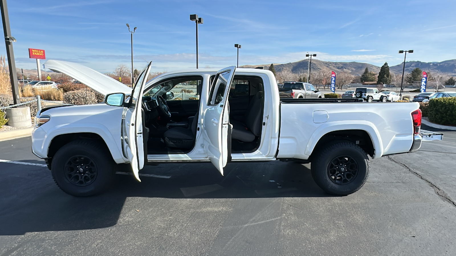 2020 Toyota Tacoma 4WD SR5 13