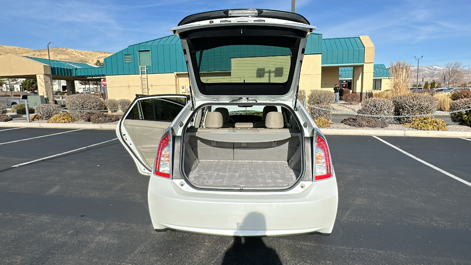 2015 Toyota Prius Four 12