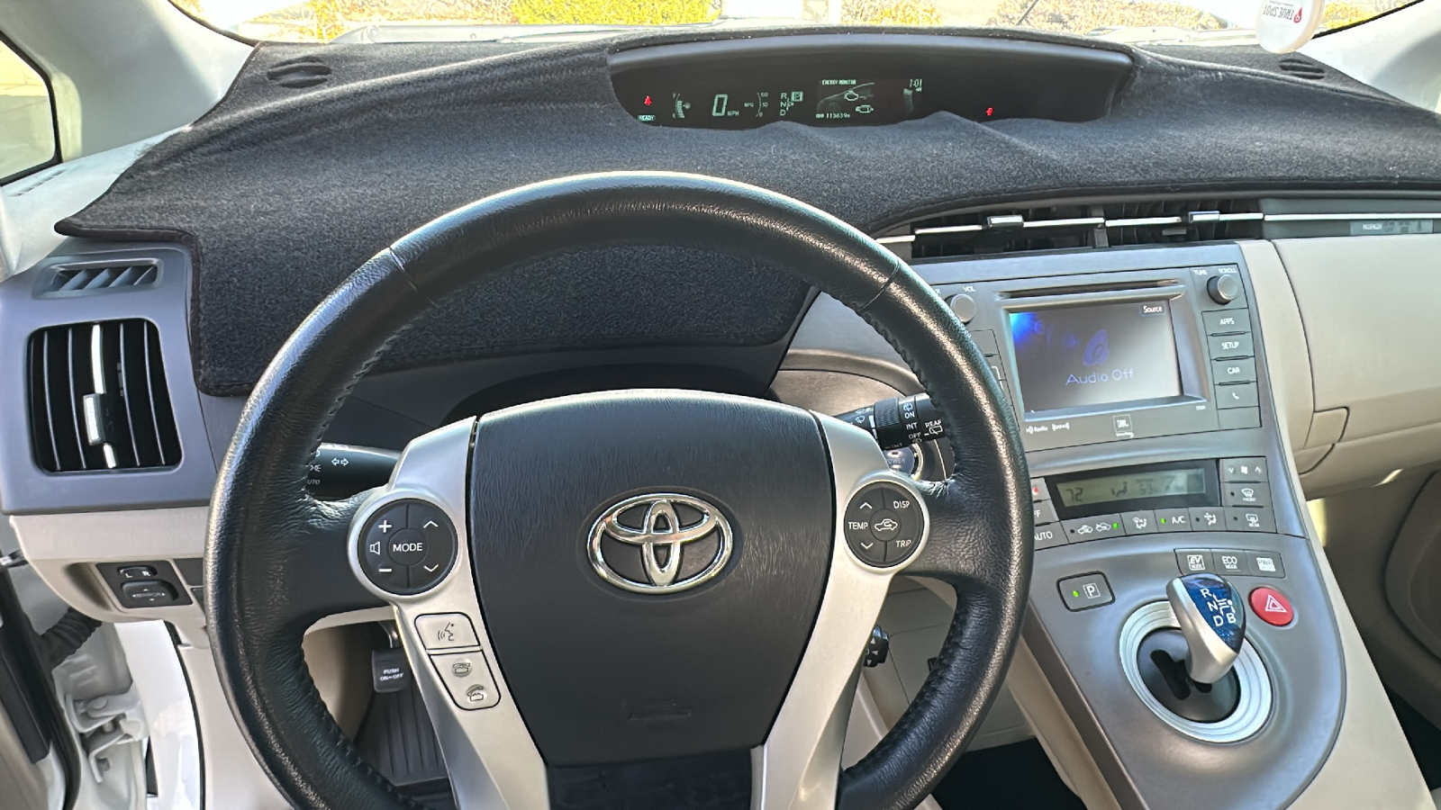 2015 Toyota Prius Four 15