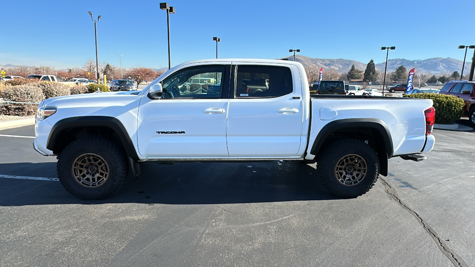 2023 Toyota Tacoma 4WD SR5 6