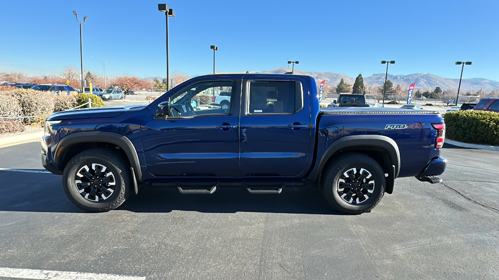 2023 Nissan Frontier PRO-4X 6