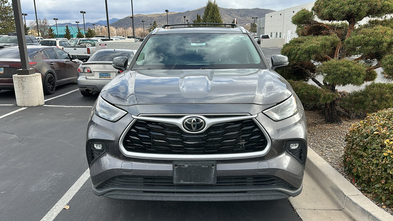 2022 Toyota Highlander XLE 2