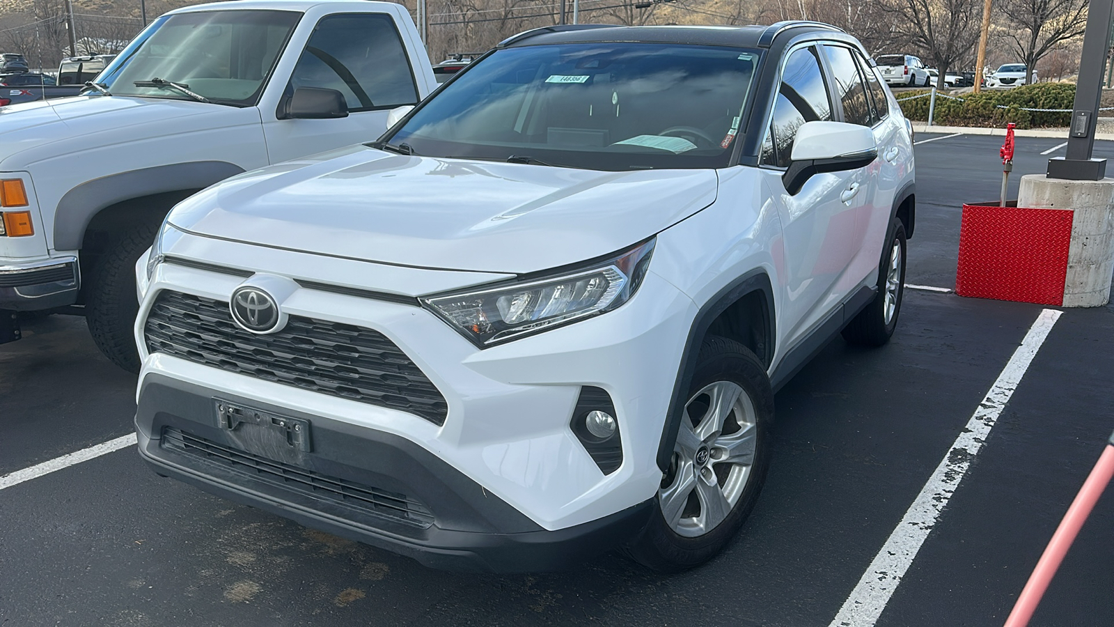 2019 Toyota RAV4 XLE 3