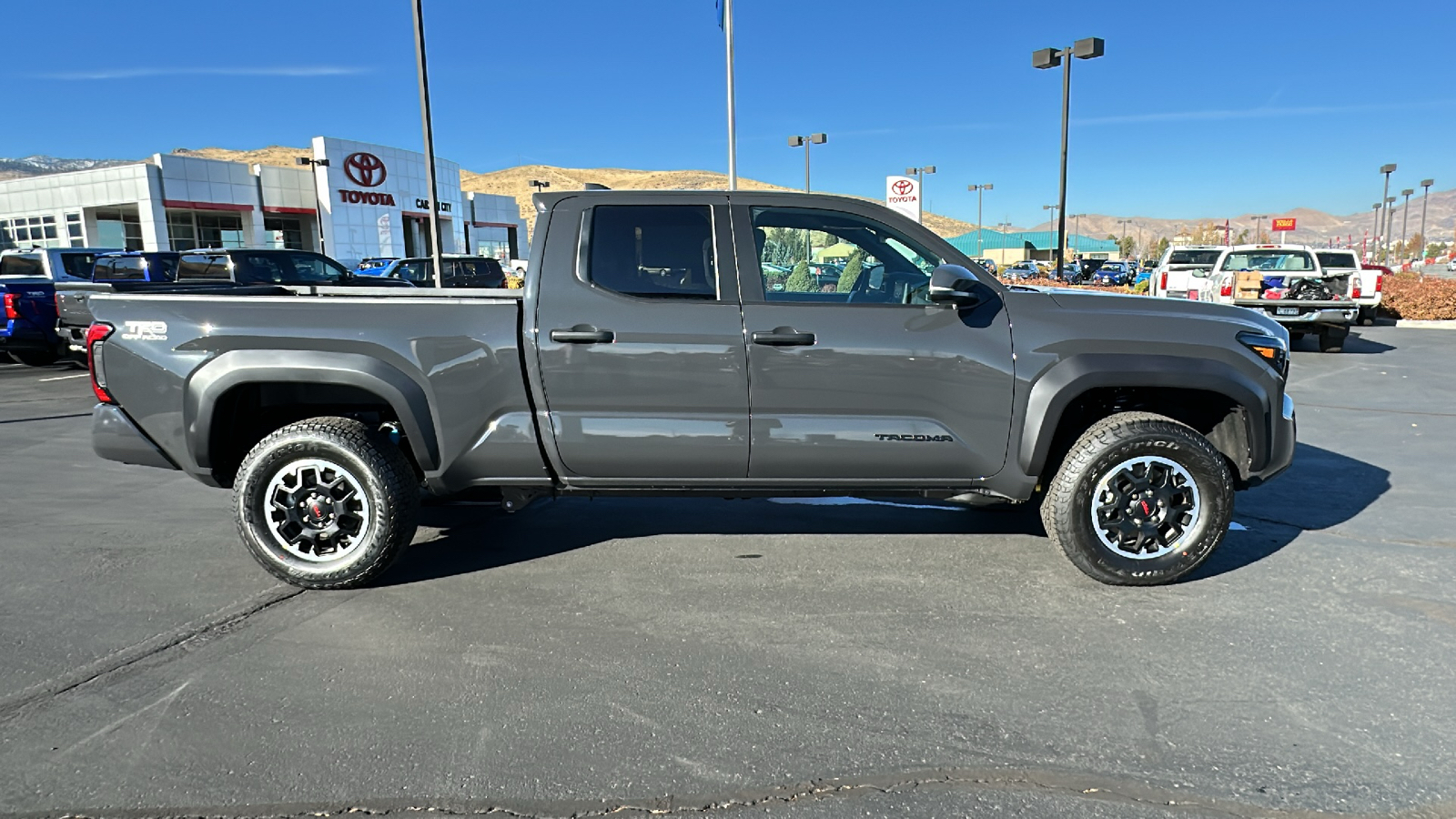 2024 TOYOTA Tacoma TRD Off-Road 2