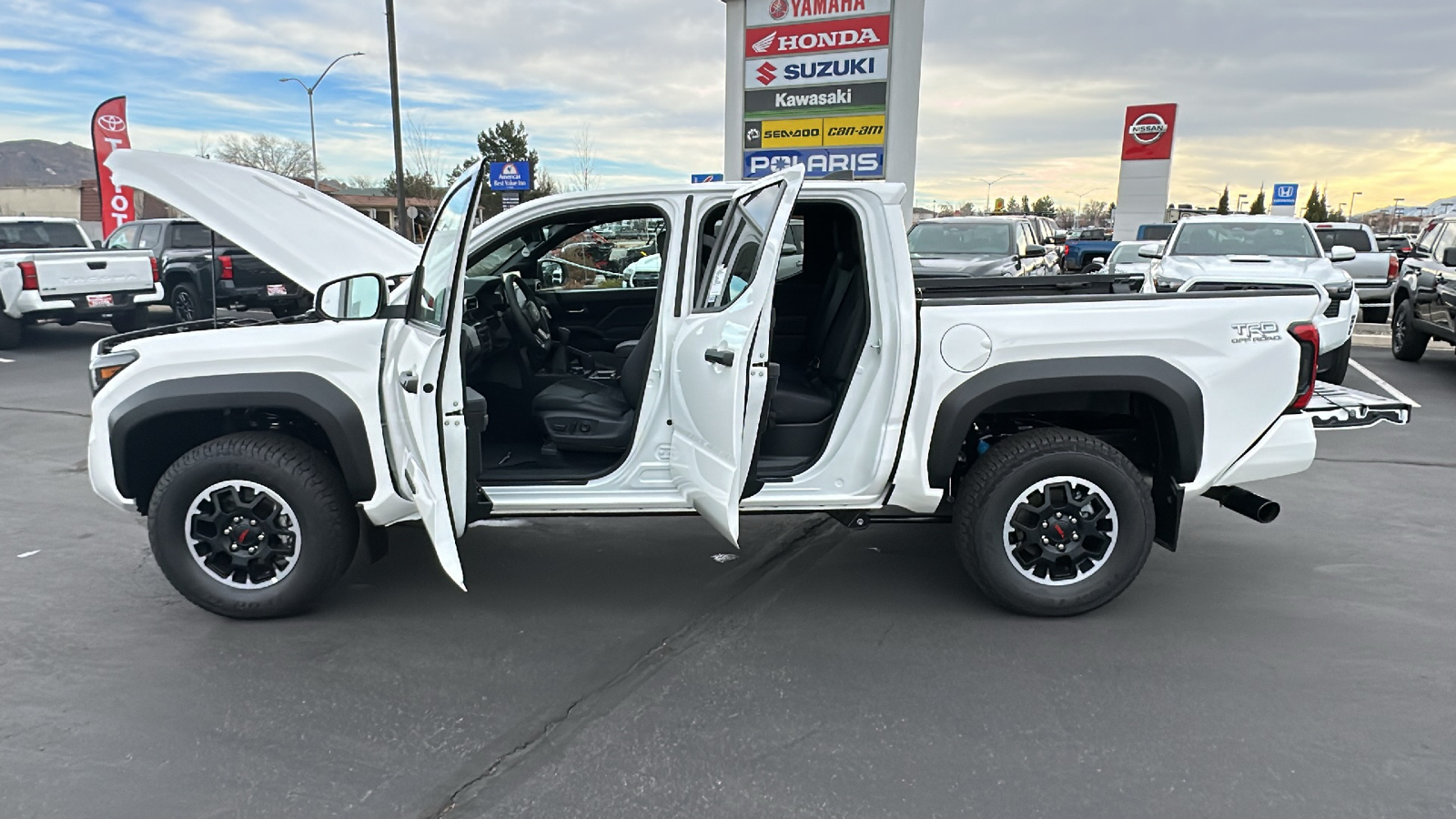 2024 TOYOTA Tacoma TRD Off-Road 13