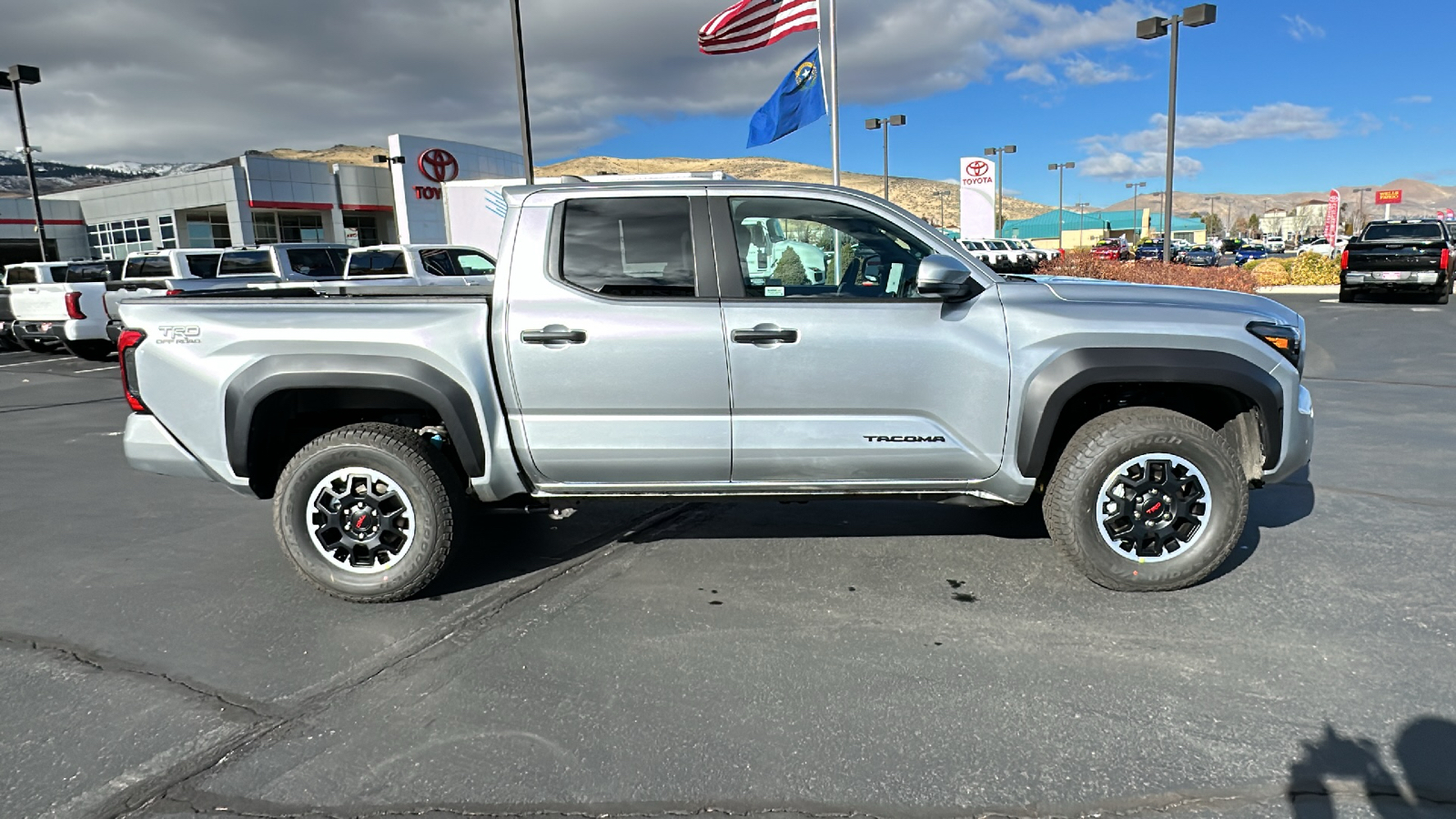 2024 TOYOTA Tacoma TRD Off-Road 2