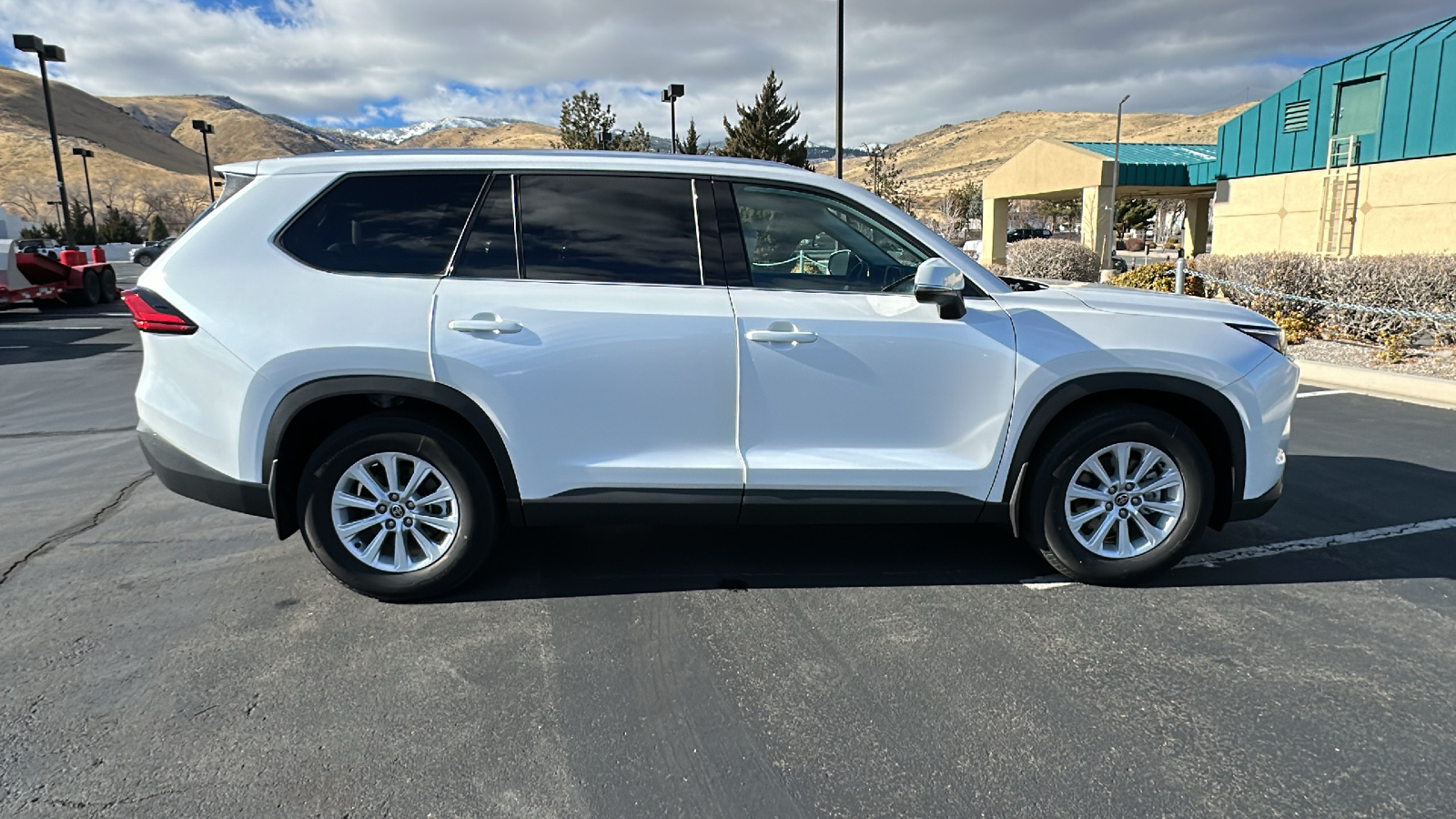 2024 TOYOTA Grand Highlander XLE 2