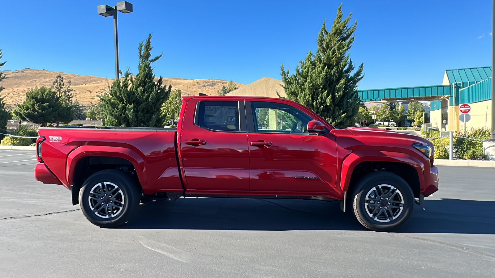 2024 TOYOTA Tacoma TRD Sport 2