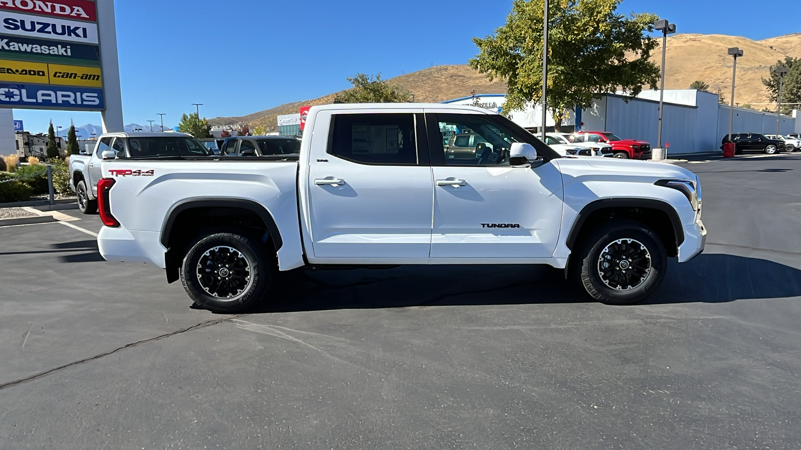 2024 TOYOTA Tundra SR5 2