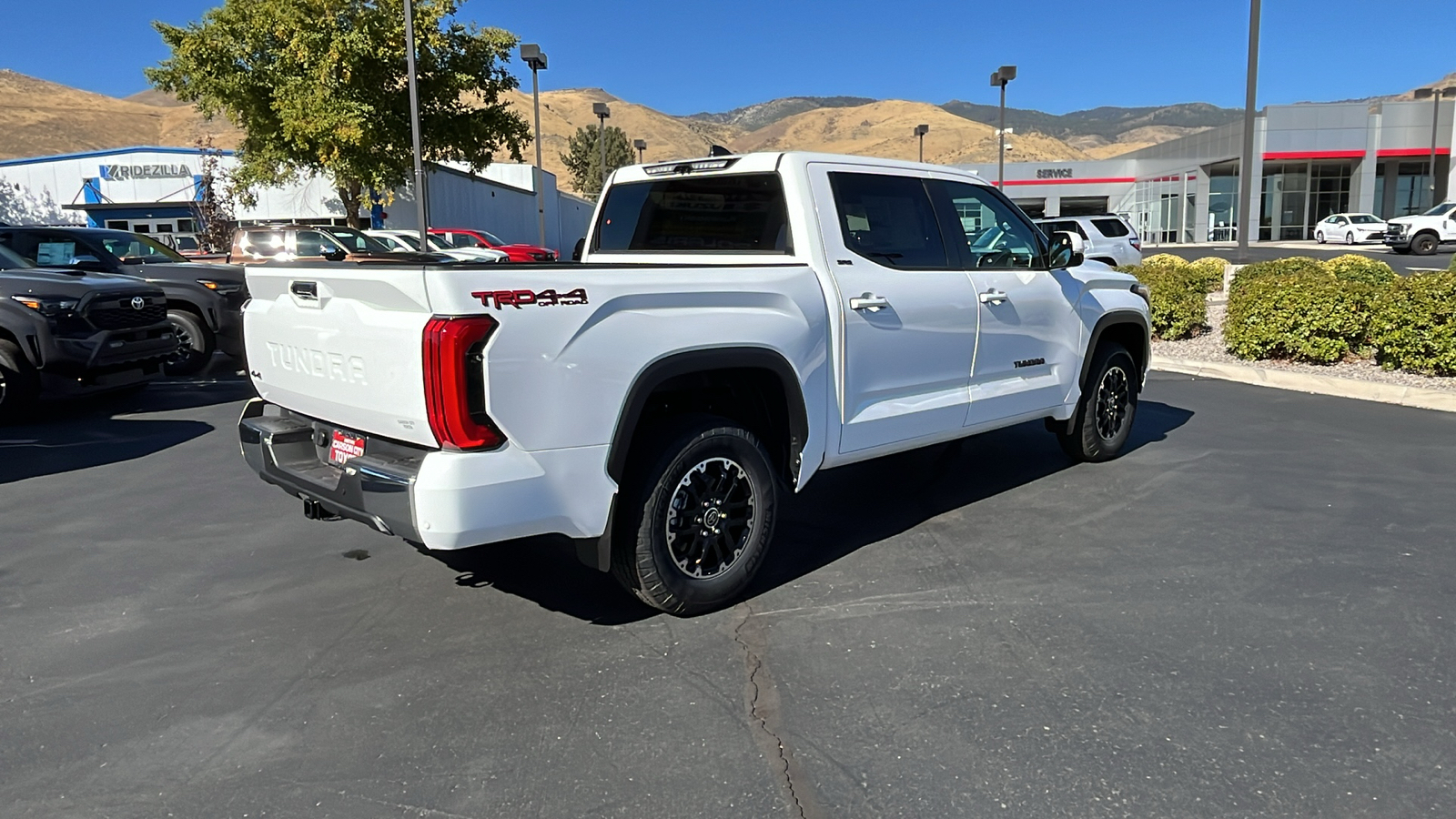 2024 TOYOTA Tundra SR5 3