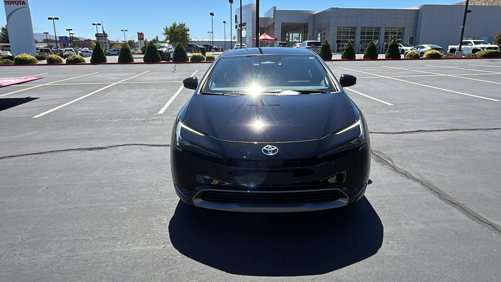 2024 TOYOTA Prius Limited AWD 8