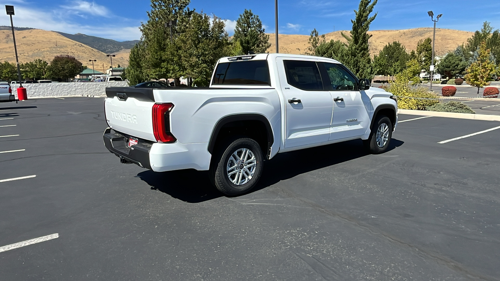 2024 TOYOTA Tundra SR5 3