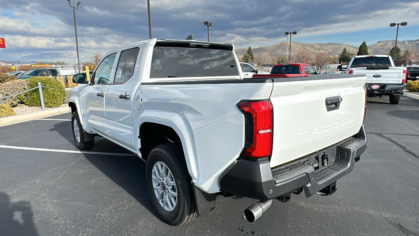 2024 TOYOTA Tacoma SR 5