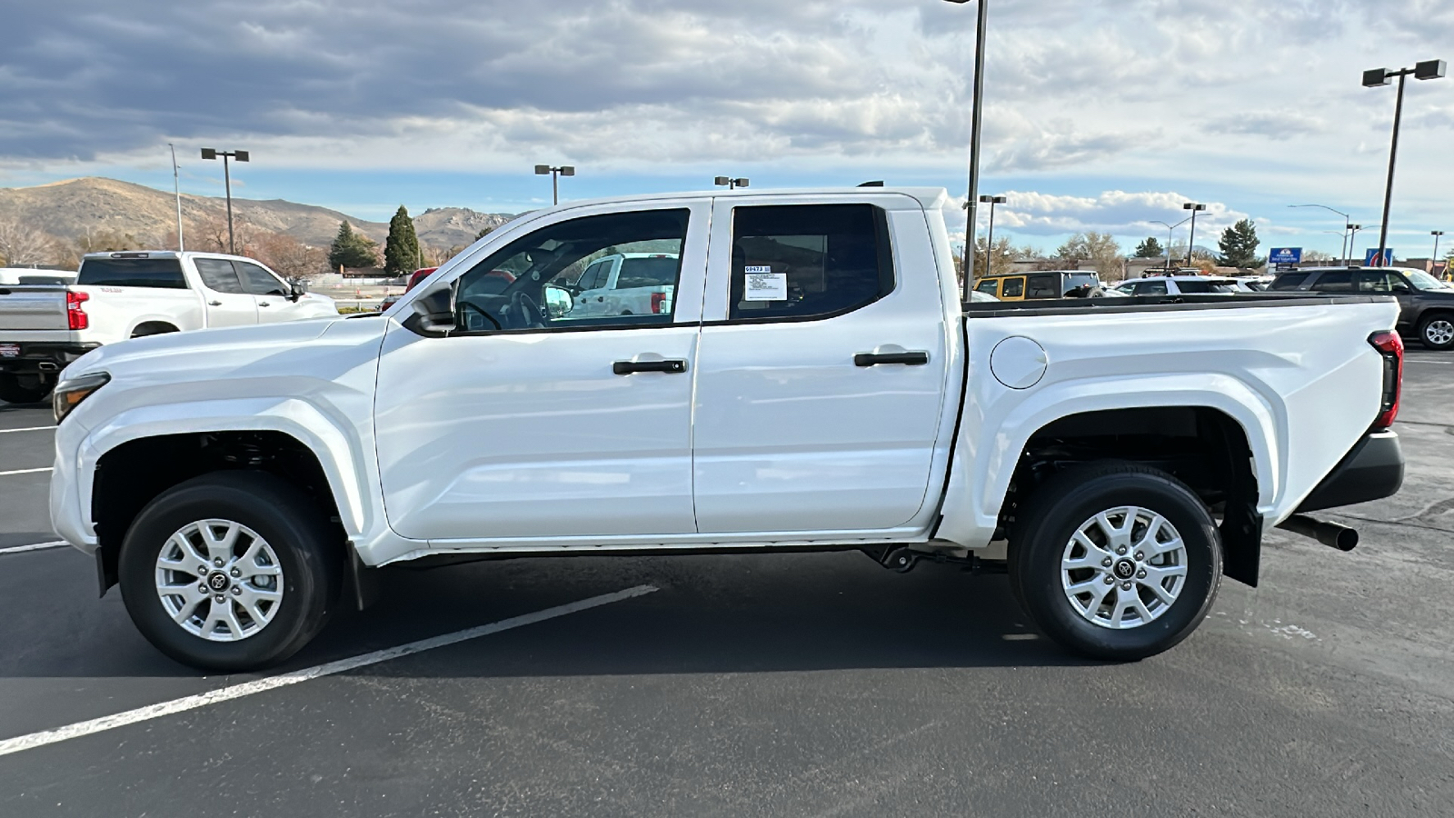 2024 TOYOTA Tacoma SR 6