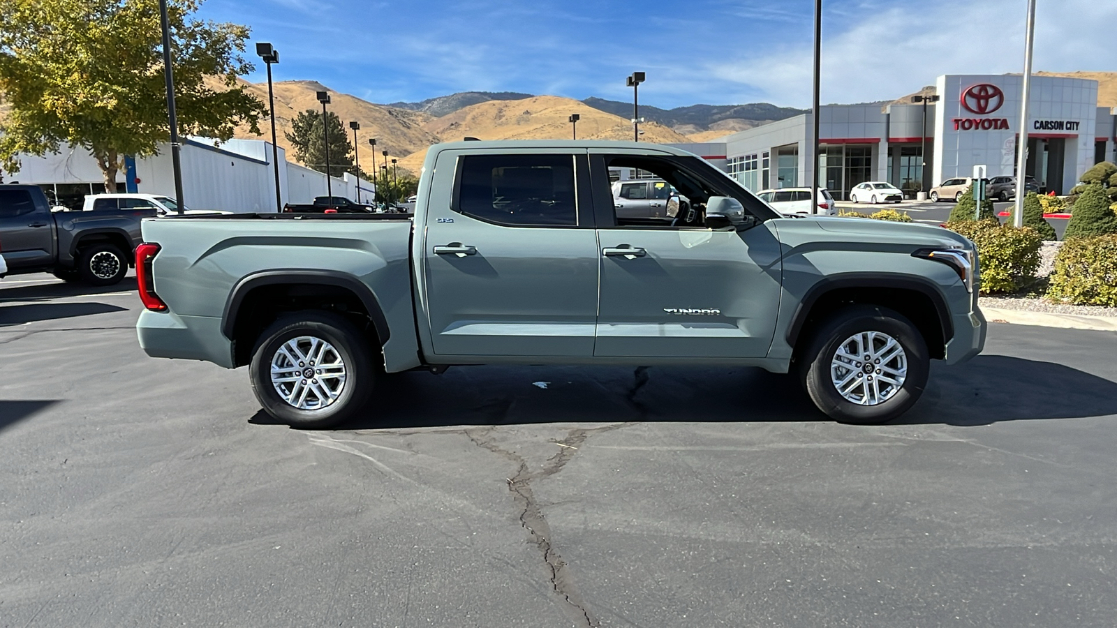 2025 TOYOTA Tundra SR5 2