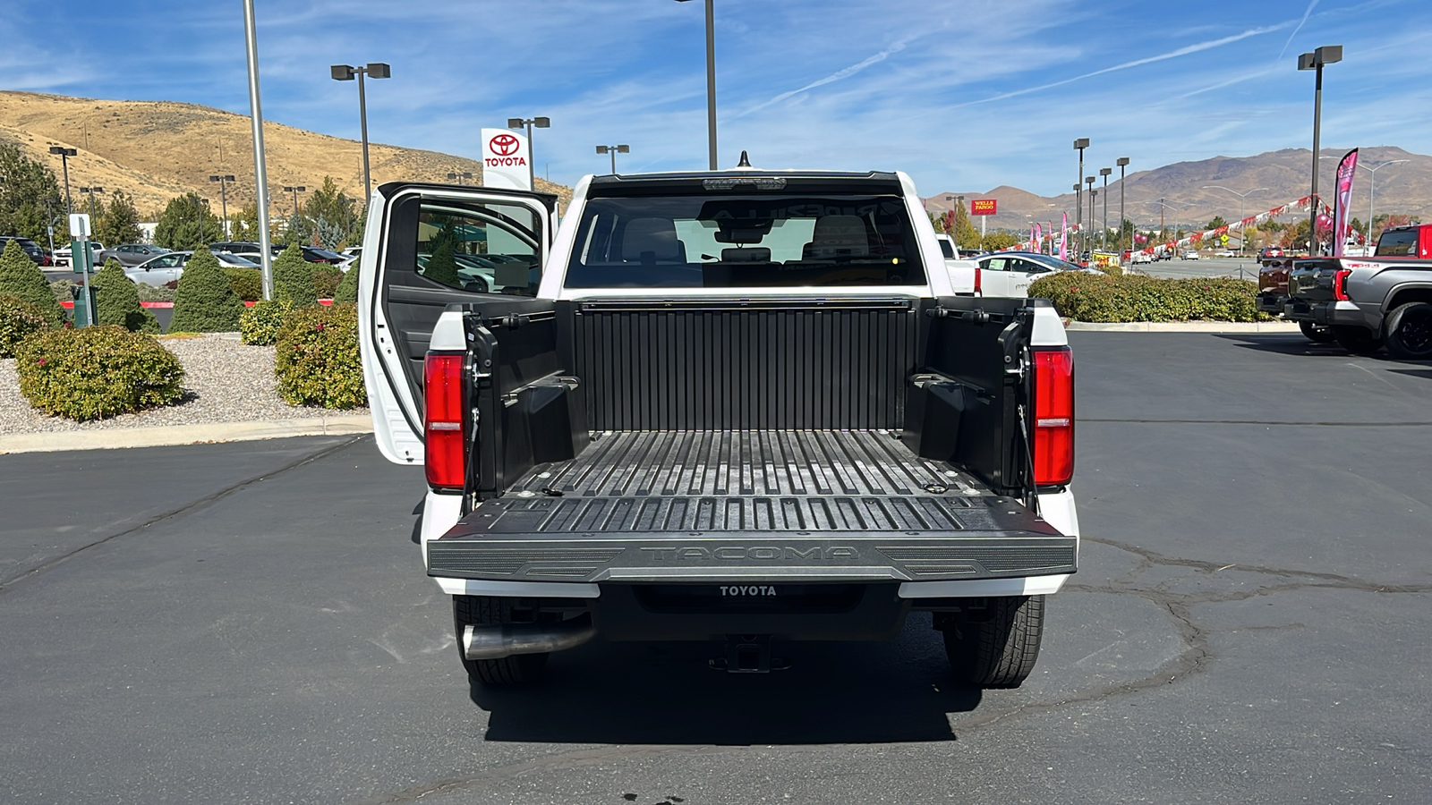 2024 TOYOTA Tacoma SR5 10