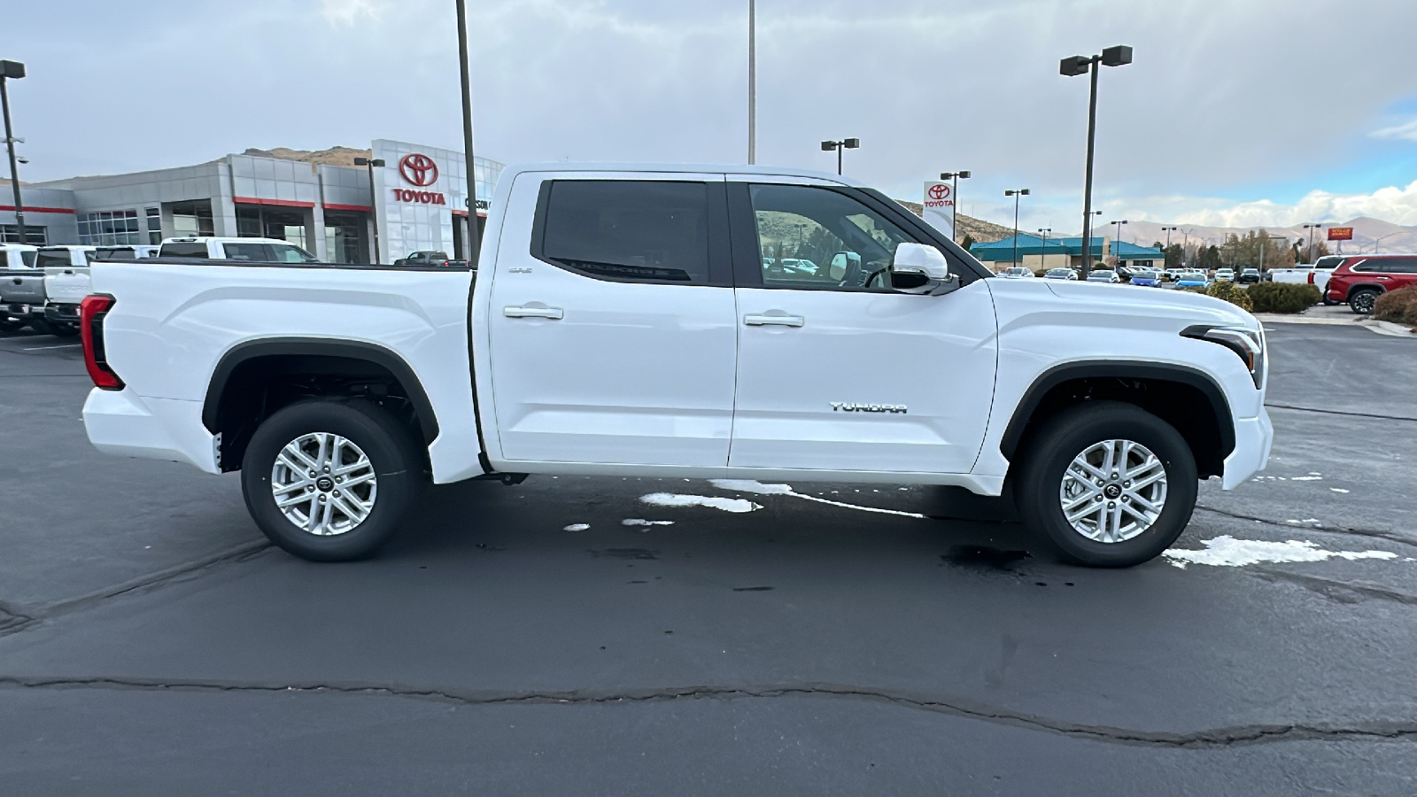 2025 TOYOTA Tundra SR5 2