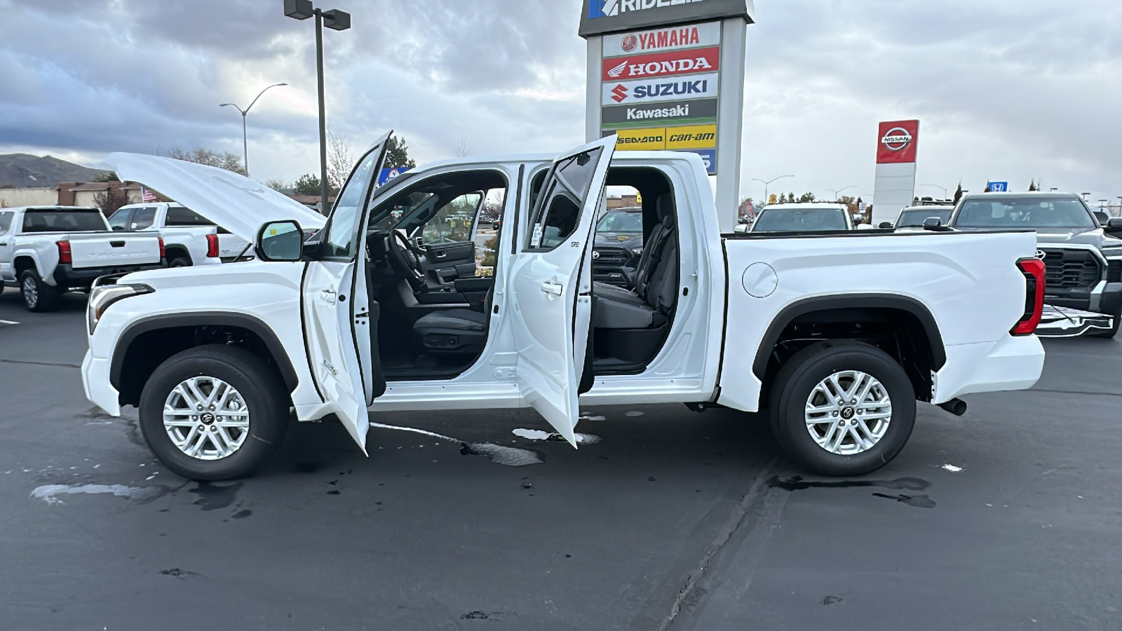 2025 TOYOTA Tundra SR5 11