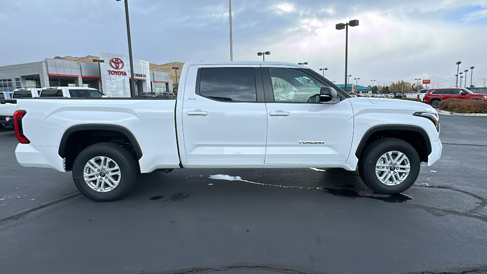 2025 TOYOTA Tundra SR5 2