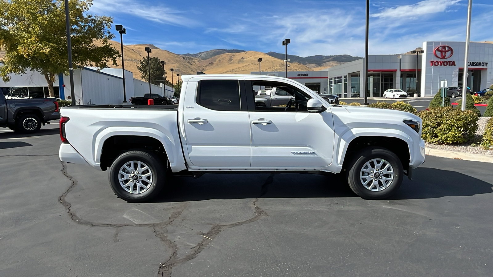 2024 TOYOTA Tacoma SR5 2