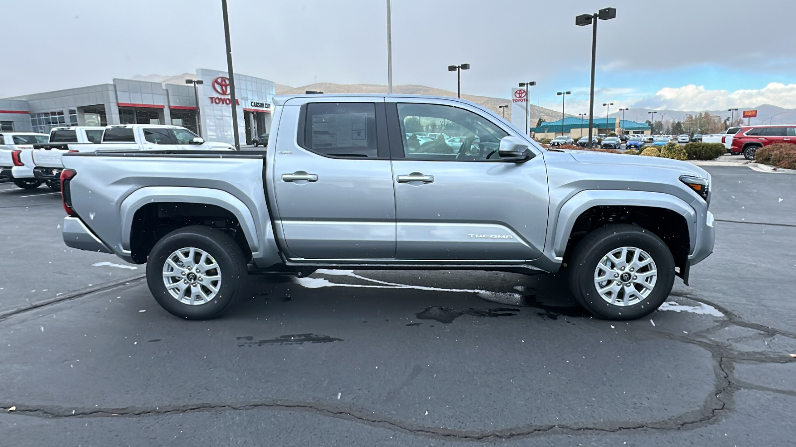 2024 TOYOTA Tacoma SR5 2