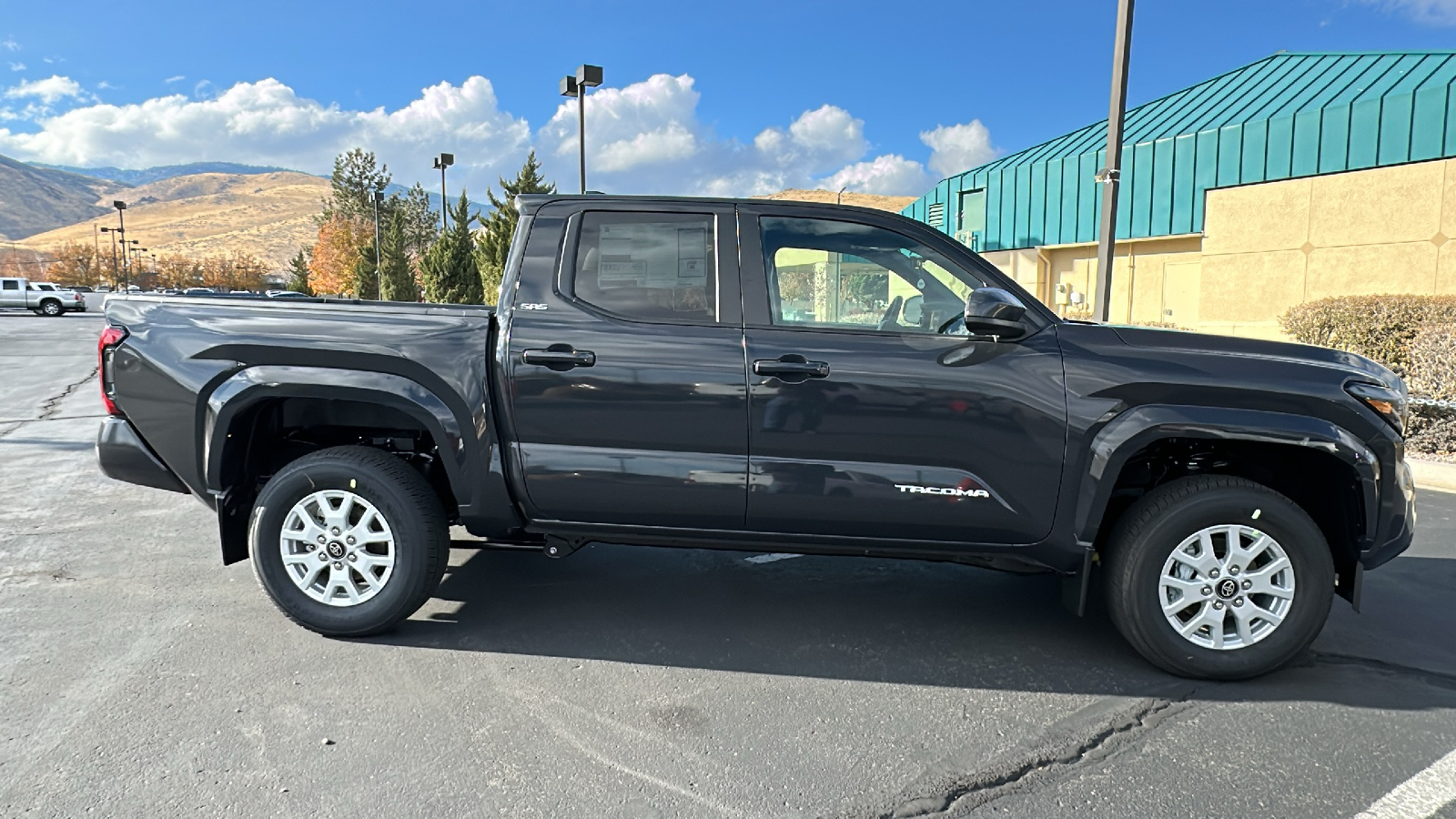 2024 TOYOTA Tacoma SR5 2