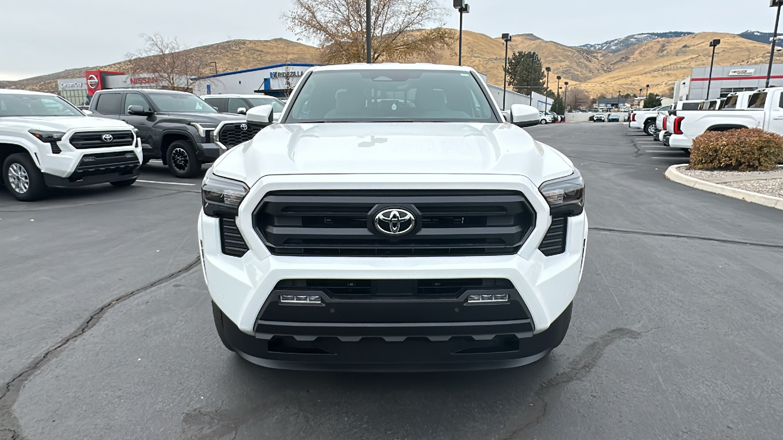 2024 TOYOTA Tacoma SR5 8