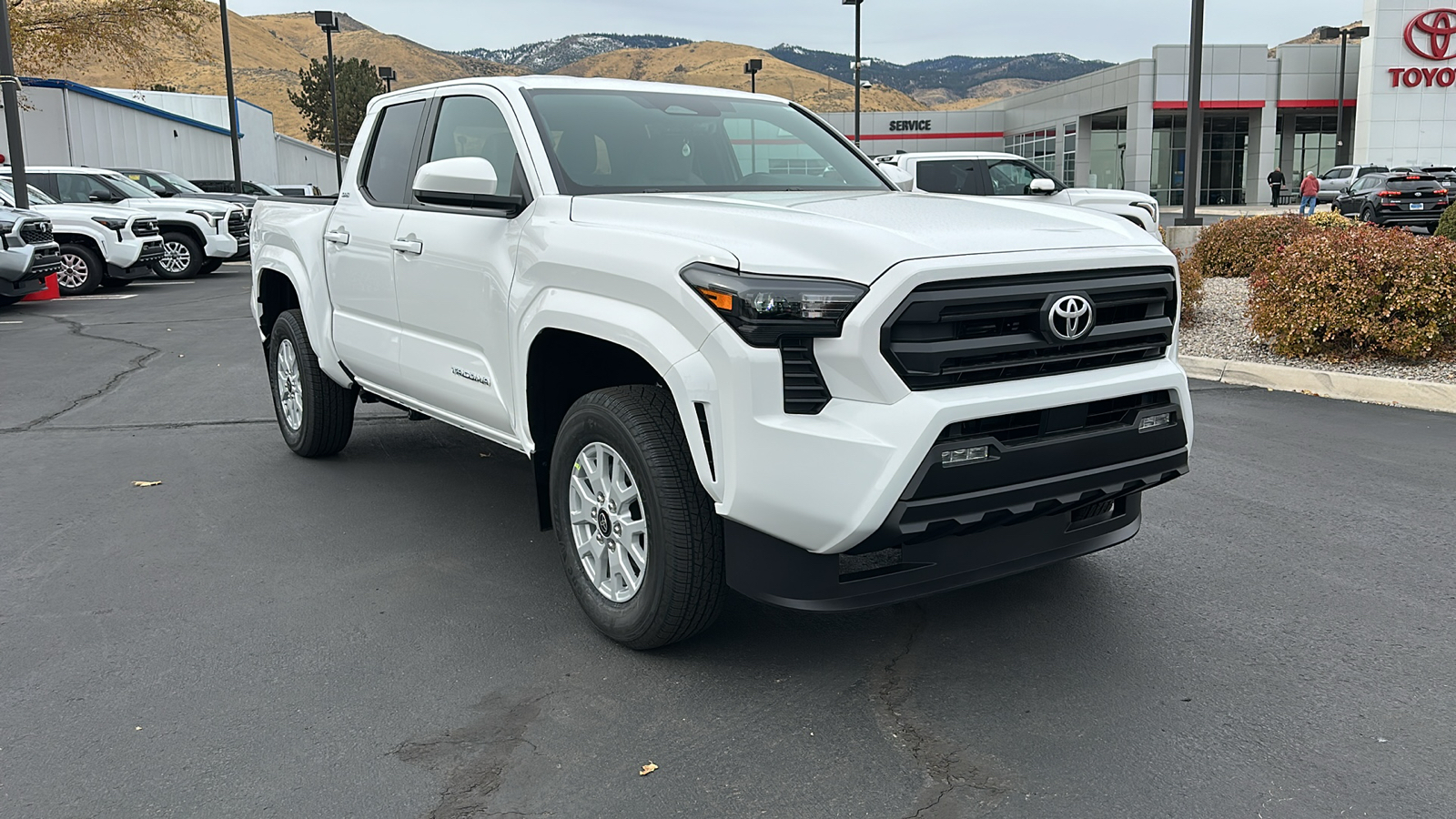 2024 TOYOTA Tacoma SR5 1