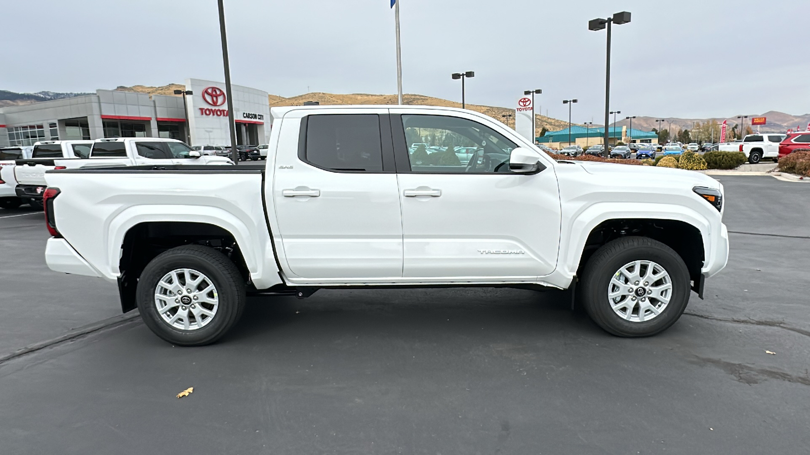 2024 TOYOTA Tacoma SR5 2