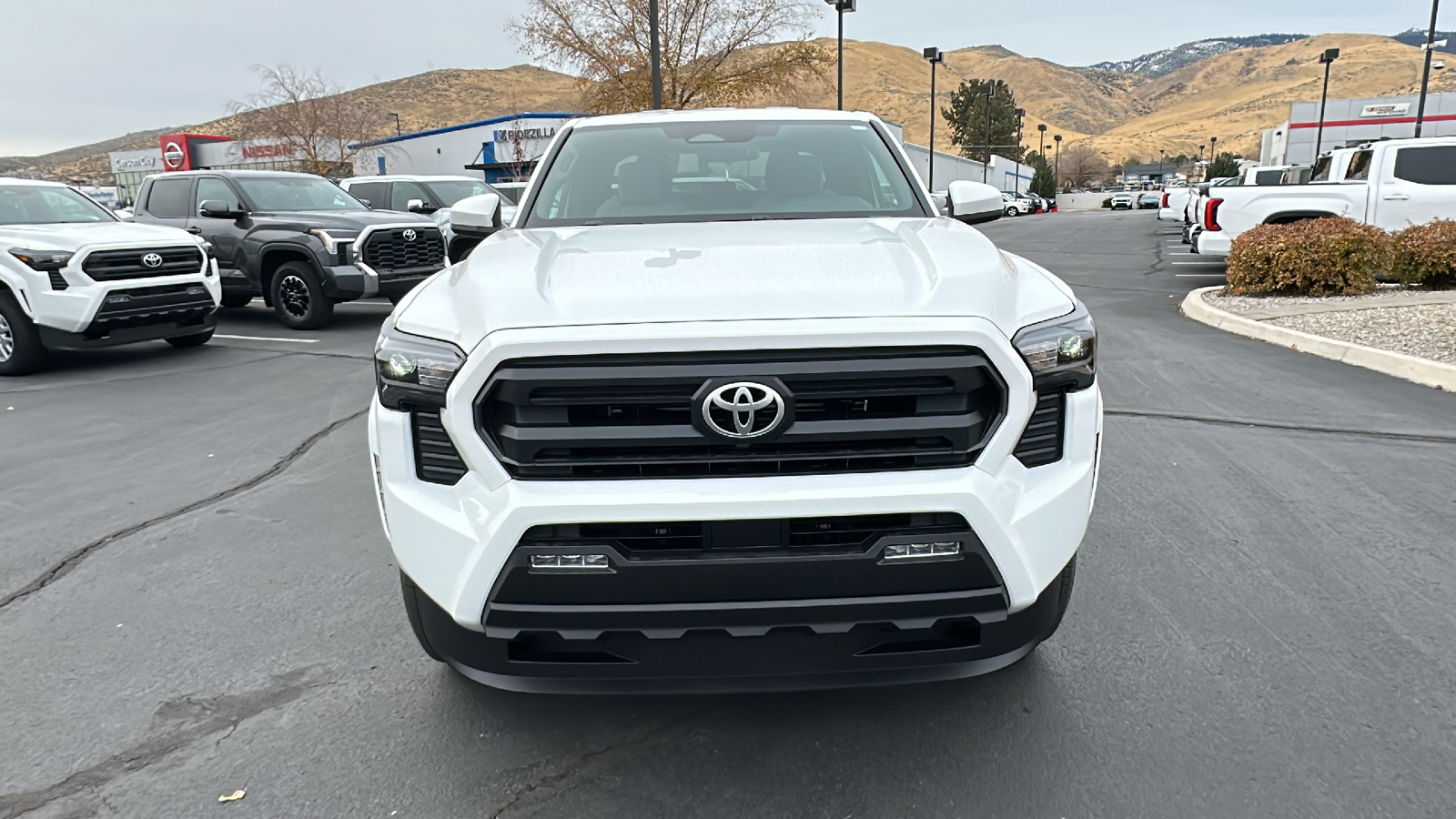 2024 TOYOTA Tacoma SR5 8