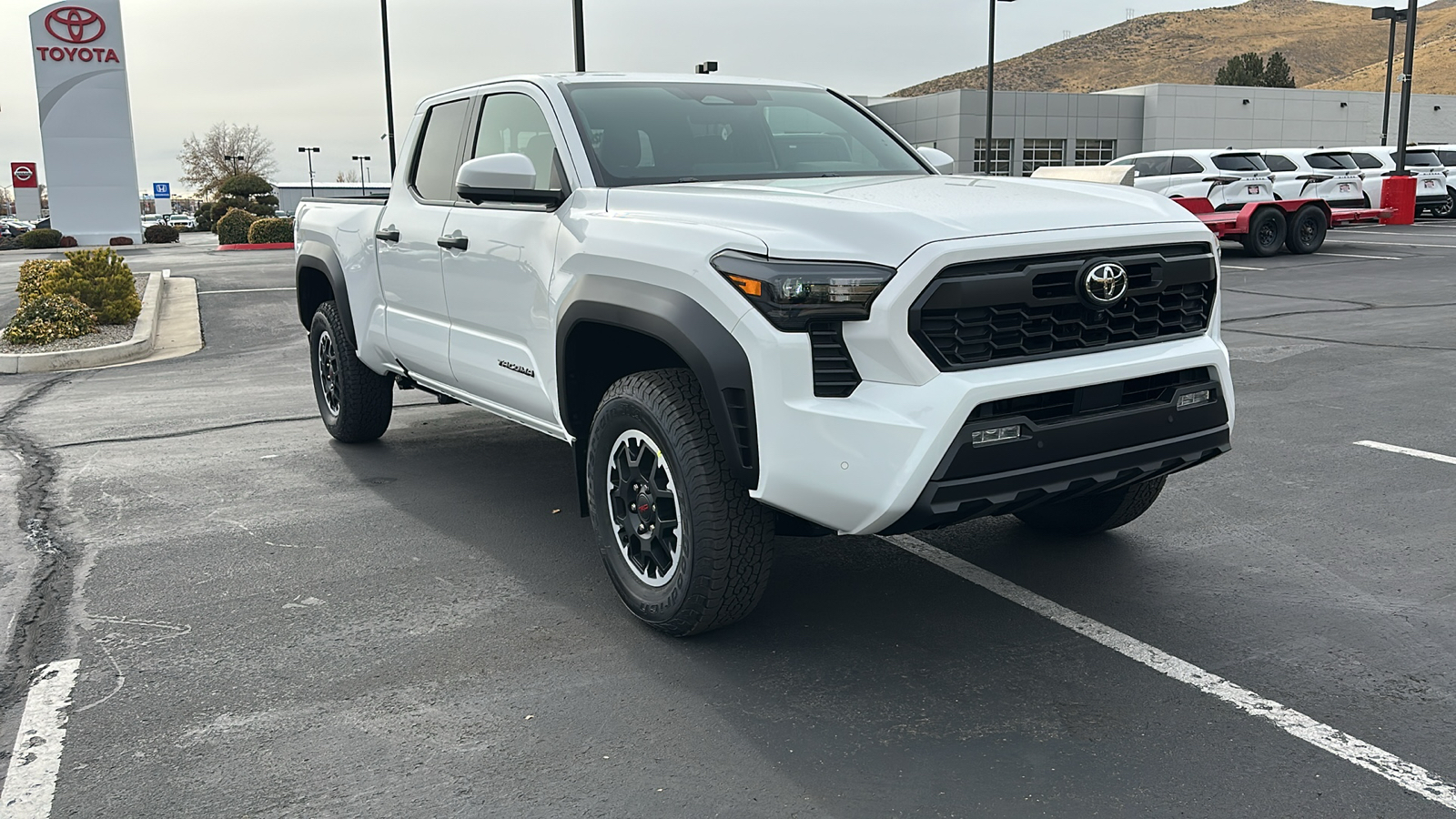 2024 TOYOTA Tacoma TRD Off-Road 1