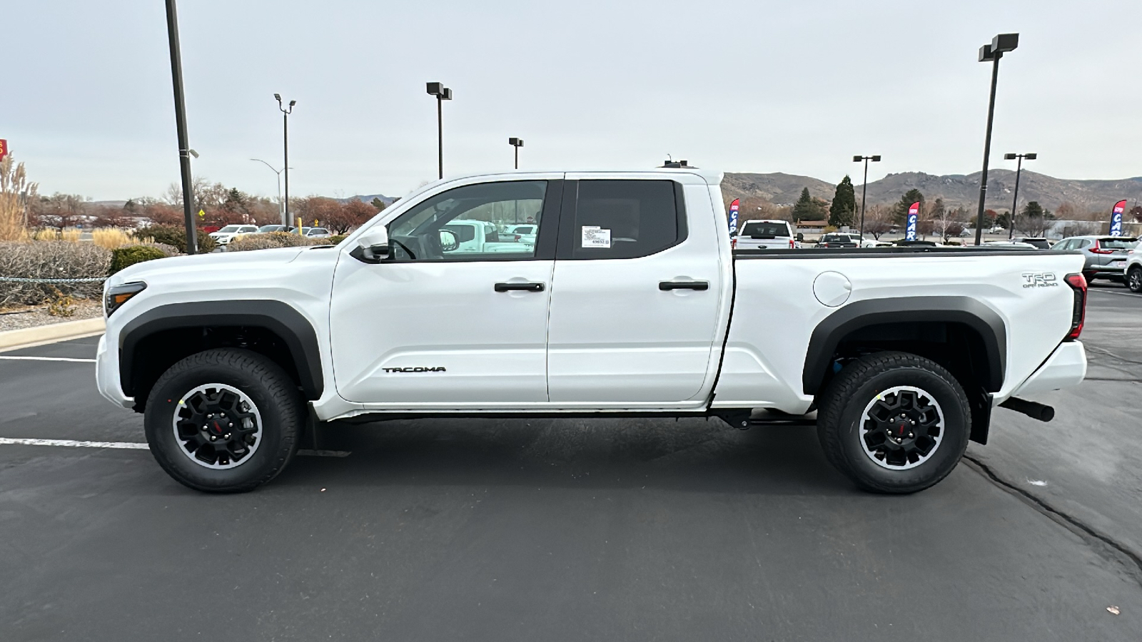 2024 TOYOTA Tacoma TRD Off-Road 6