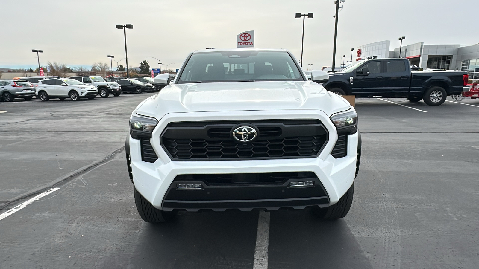 2024 TOYOTA Tacoma TRD Off-Road 8